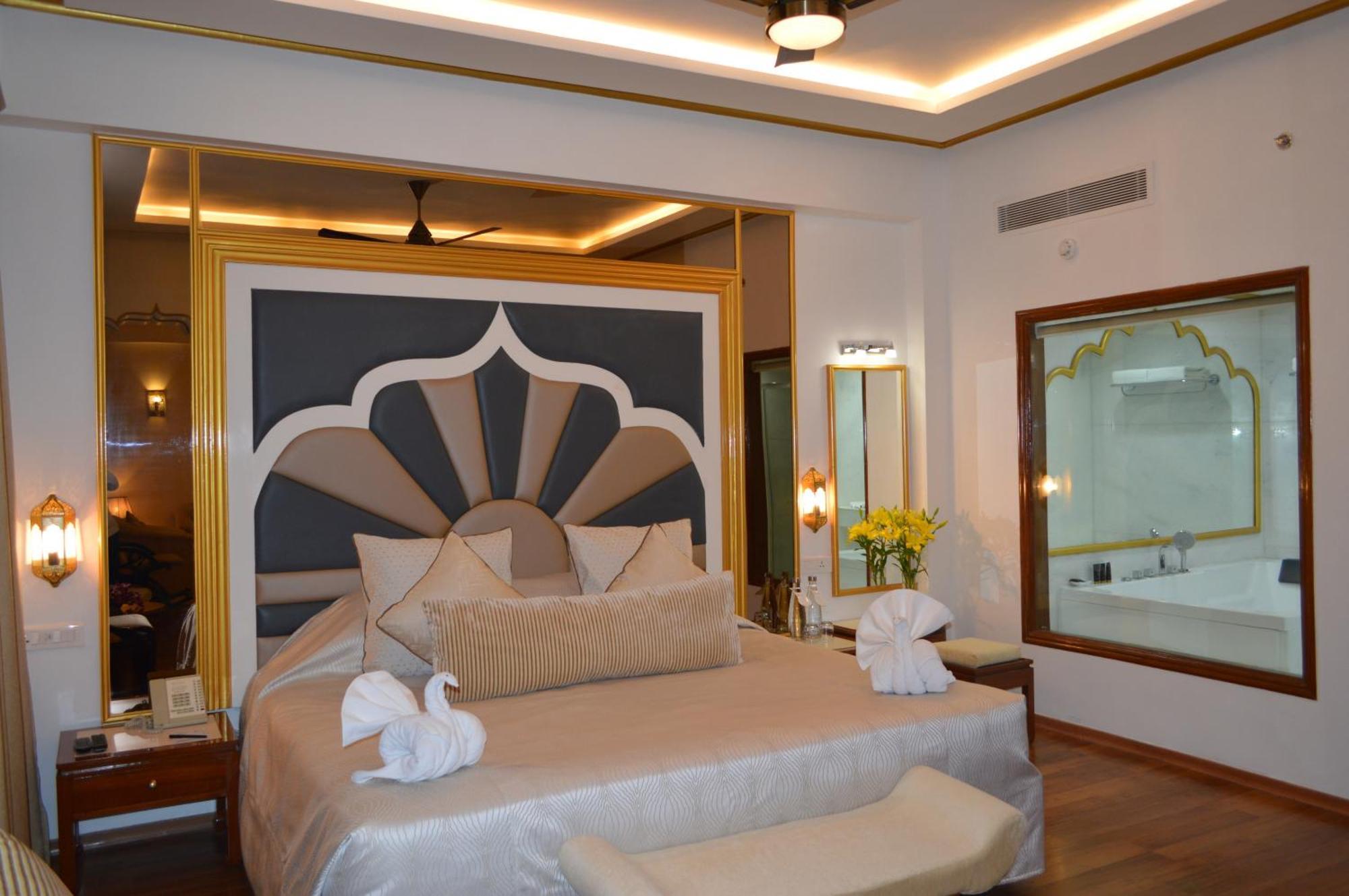 Hotel Clarks Shiraz Agra  Eksteriør billede